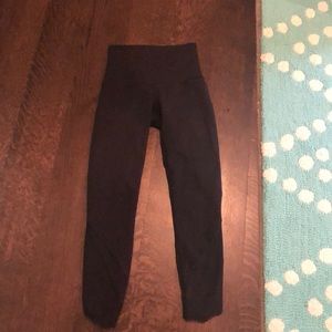 Black size 2 lululemon leggings! 🌼